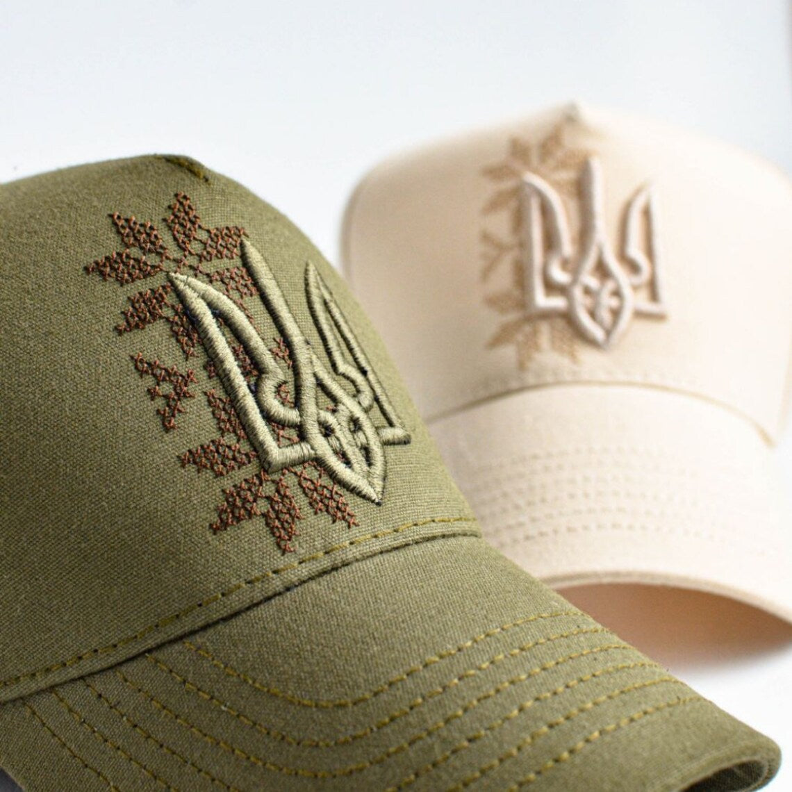 White+Blue Ornament trucker with embroidered trident